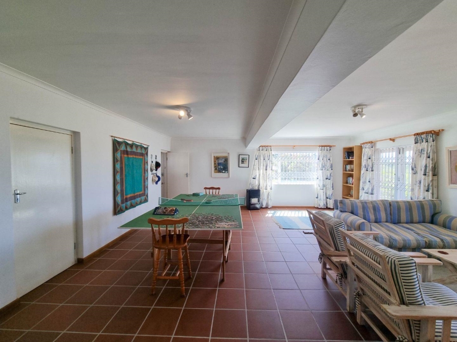 4 Bedroom Property for Sale in Sandbaai Western Cape